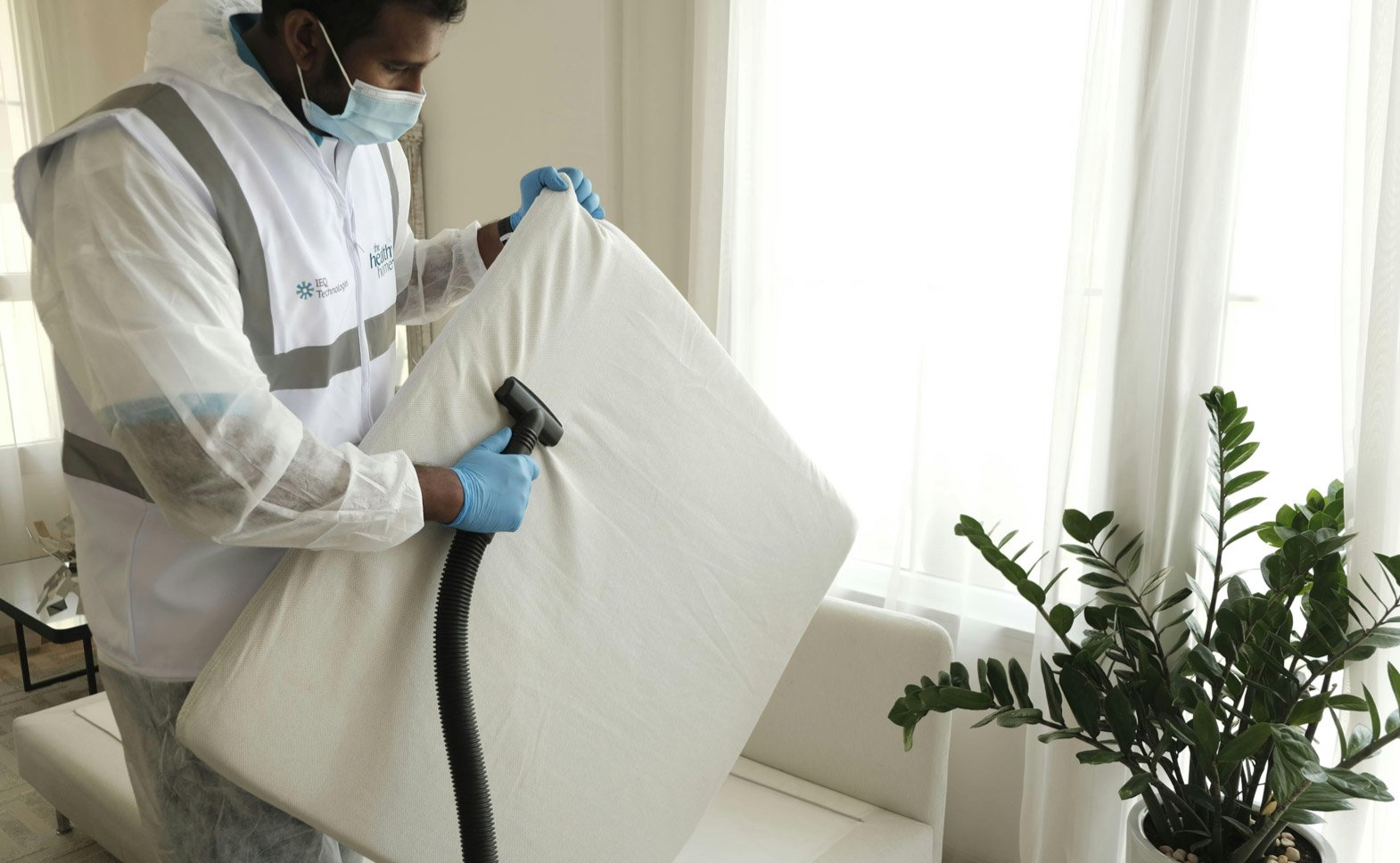 Laundry pickup and delivery by Polished Pearl